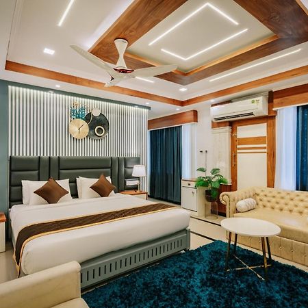 Excellency Airport Hotel Kochi Kültér fotó