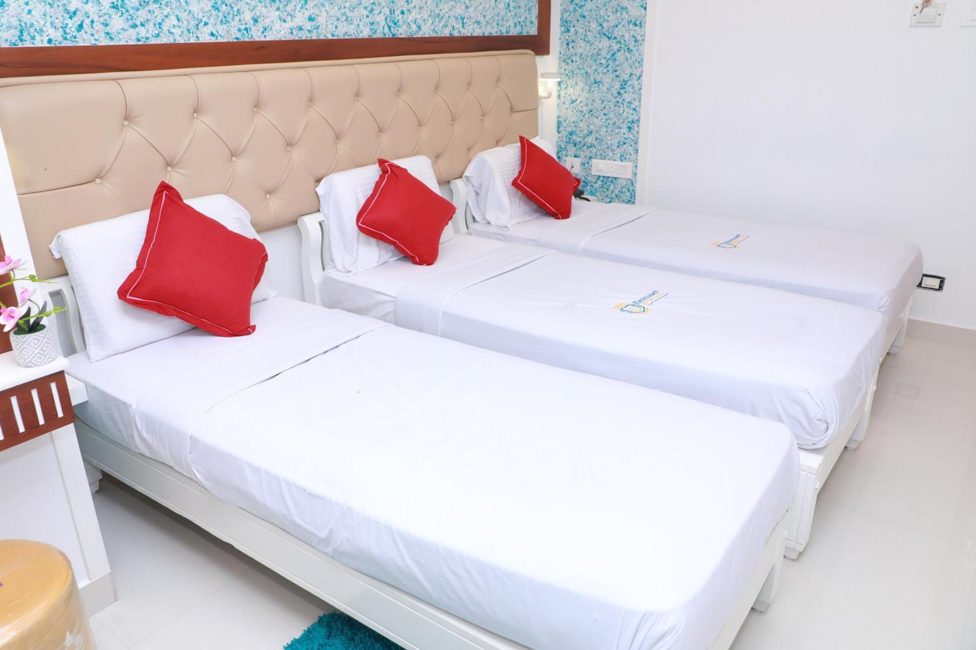 Excellency Airport Hotel Kochi Kültér fotó