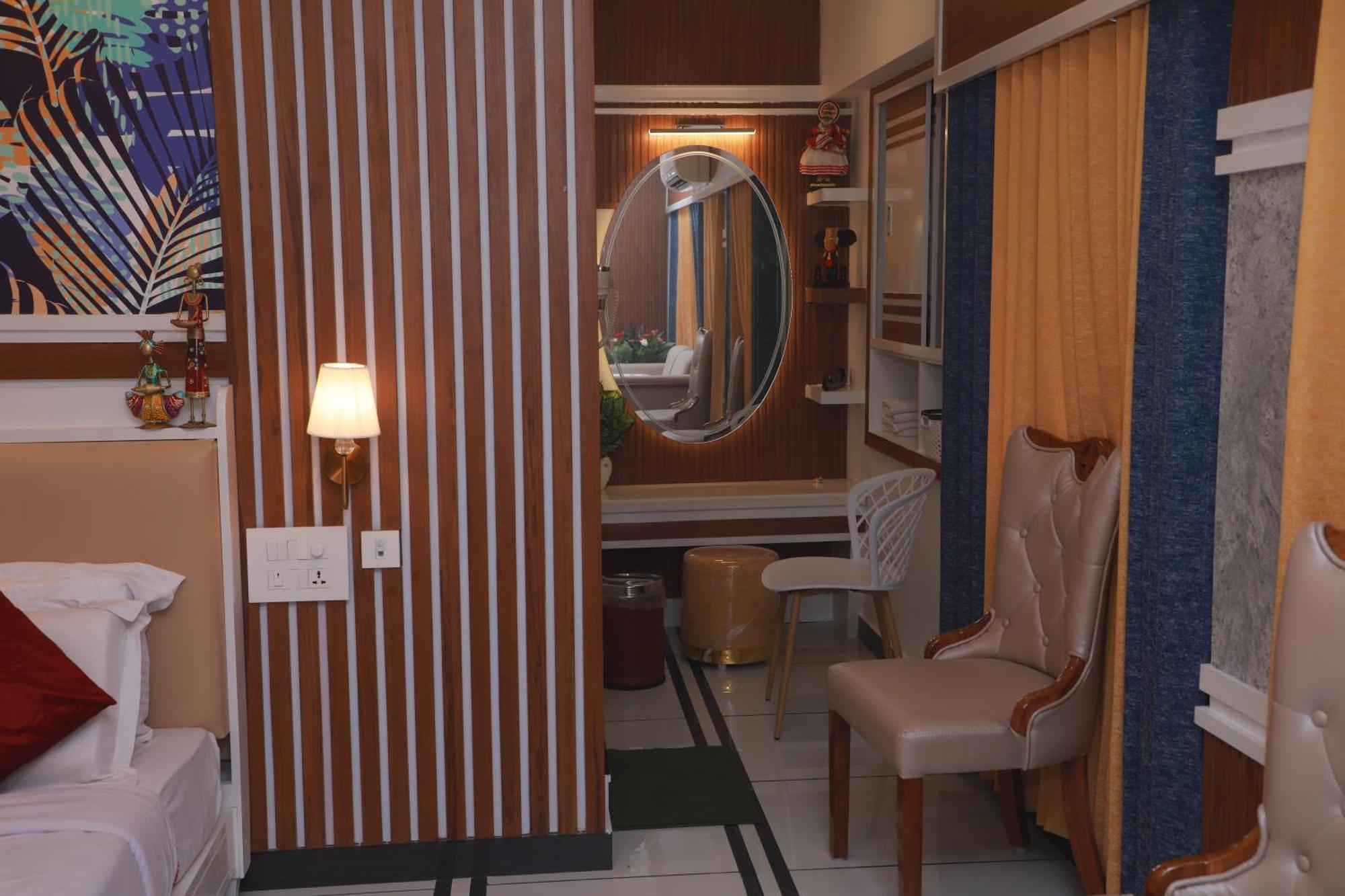 Excellency Airport Hotel Kochi Kültér fotó