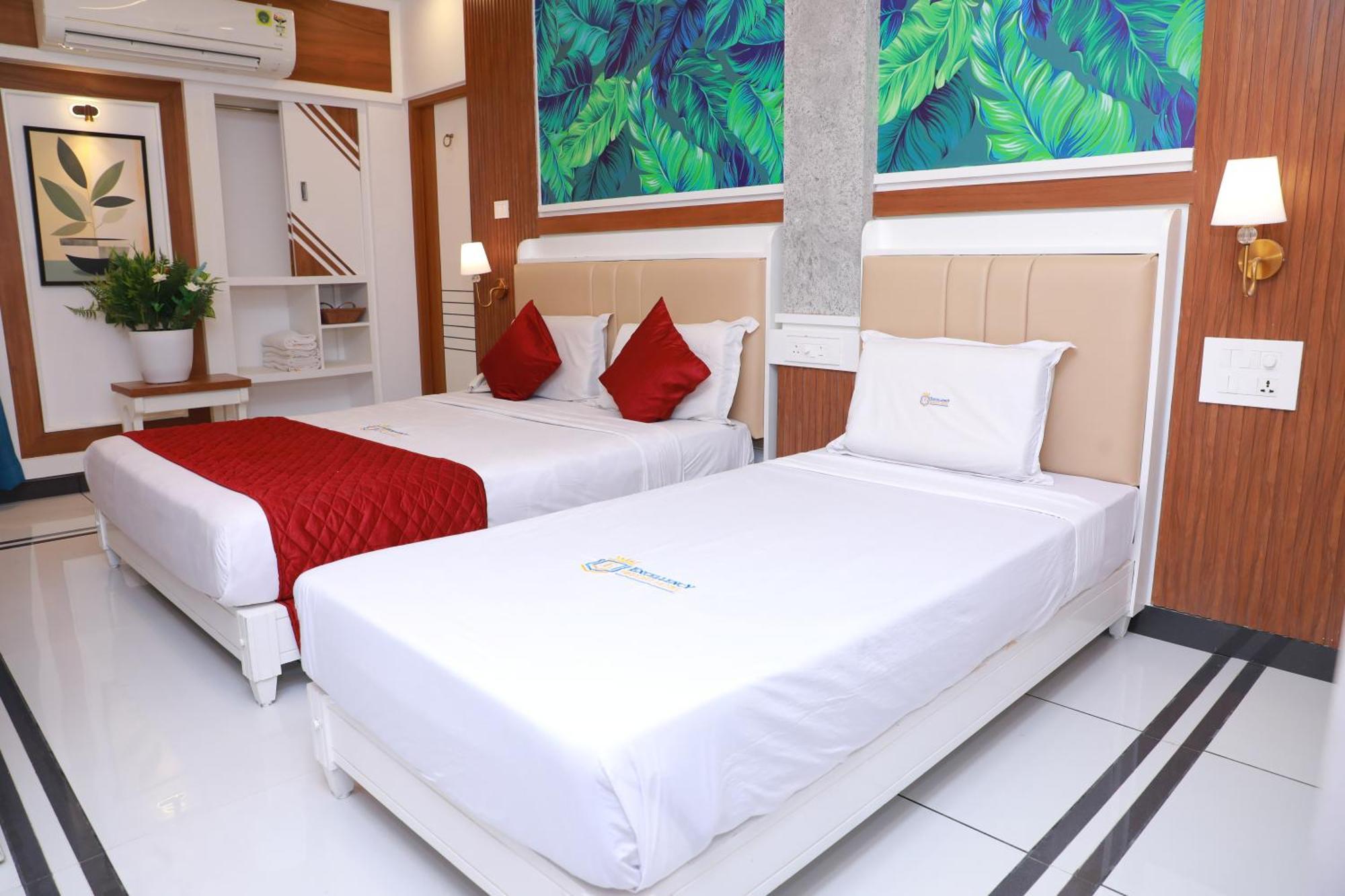 Excellency Airport Hotel Kochi Kültér fotó