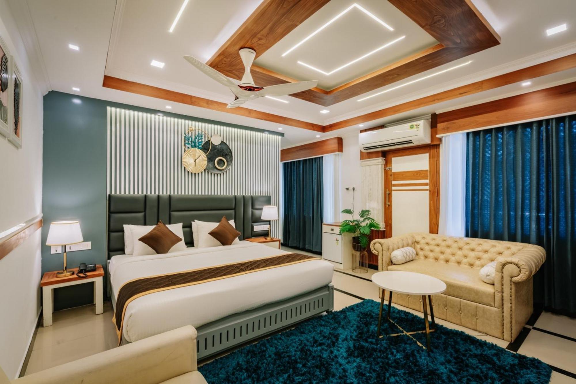 Excellency Airport Hotel Kochi Kültér fotó